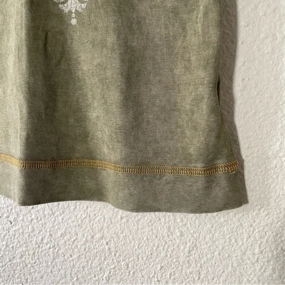 Y2K 2000s Grunge One World Fitted Shirt Women’s L Green Graphic Print Faded Soft - Picture 7 of 13